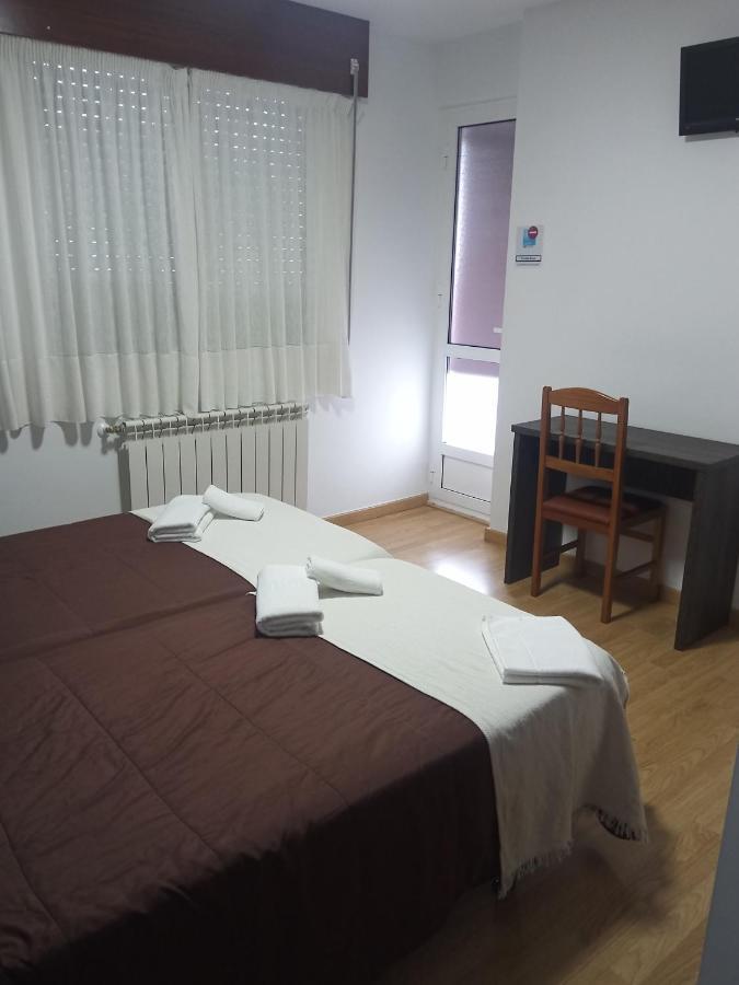 Pension Km66 Palas De Rei Buitenkant foto